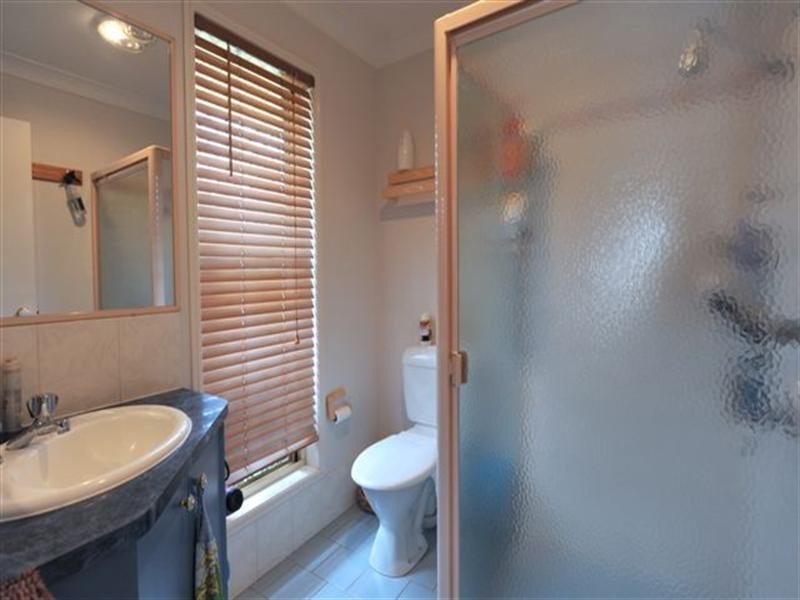 2 Bernborough Court, Glenvale QLD 4350