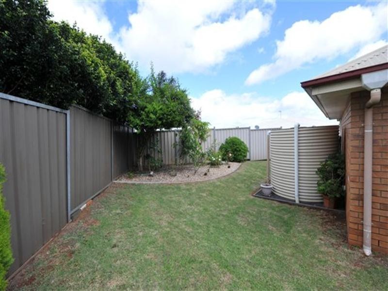 2 Bernborough Court, Glenvale QLD 4350