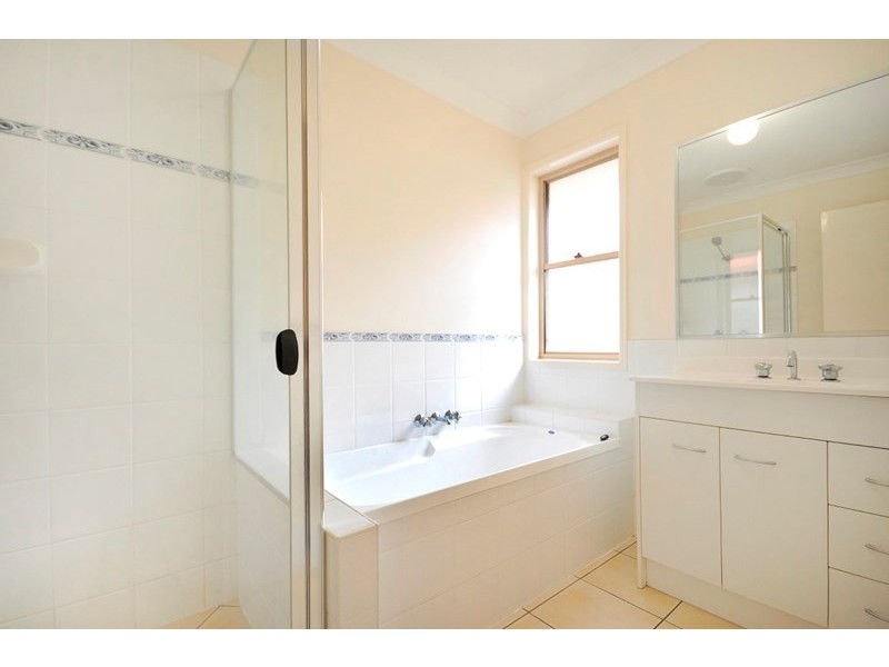 4 Bulloo Street, Glenvale QLD 4350