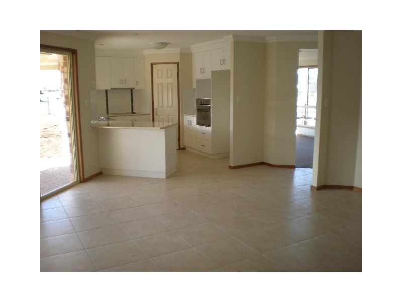 15 Wellington Street, Wyreema QLD 4352