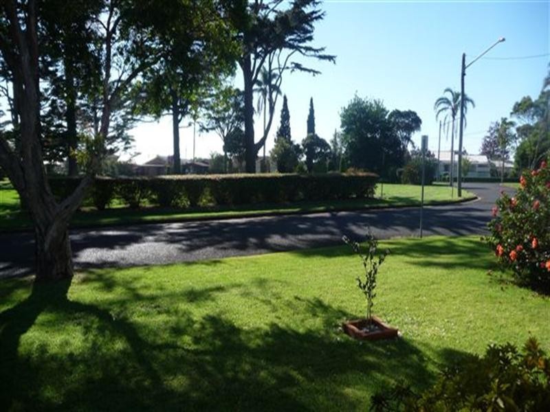 19 Brolga Crescent, Harristown QLD 4350