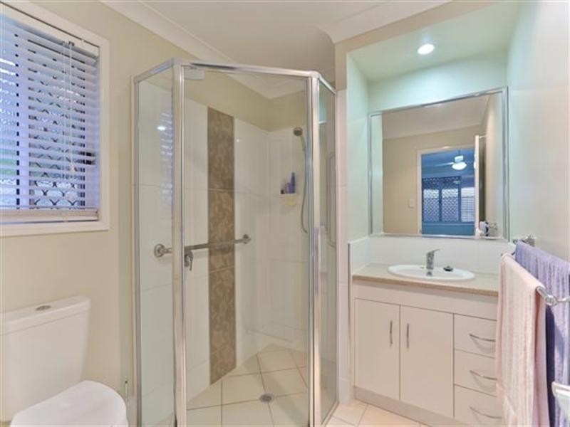 4 Greenway Close, Middle Ridge QLD 4350