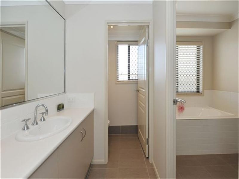 5 Bronzewing Drive, Highfields QLD 4352