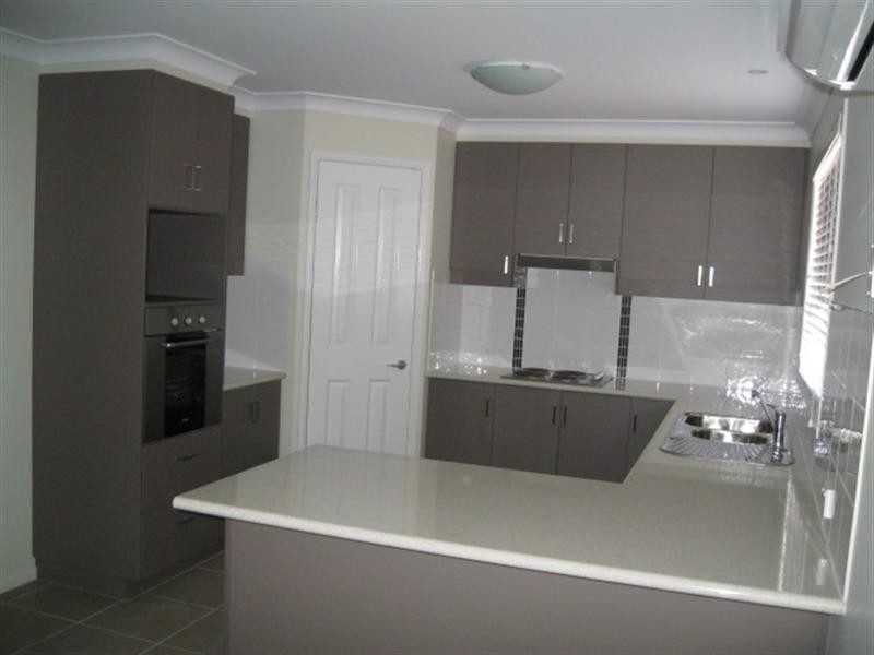 6 Dixon Court, Wilsonton Heights QLD 4350