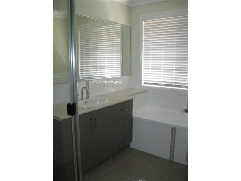 6 Dixon Court, Wilsonton Heights QLD 4350