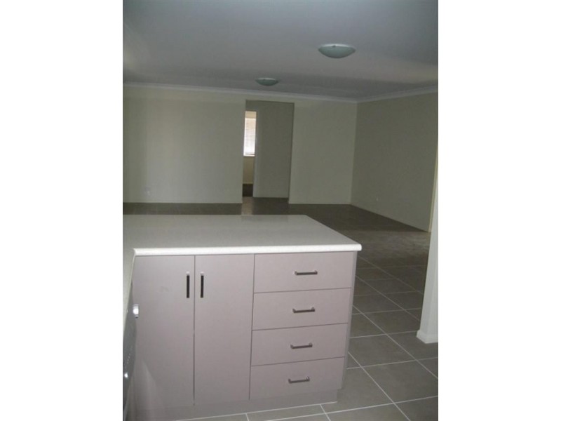 6 Dixon Court, Wilsonton Heights QLD 4350