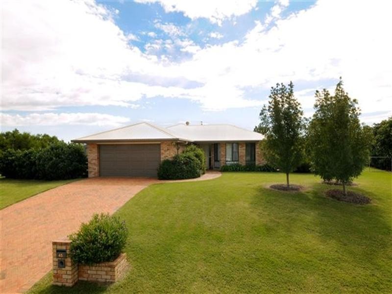 45 Phipps Drive, Meringandan West QLD 4352