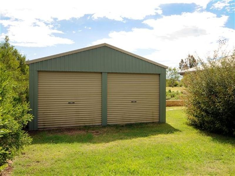 45 Phipps Drive, Meringandan West QLD 4352