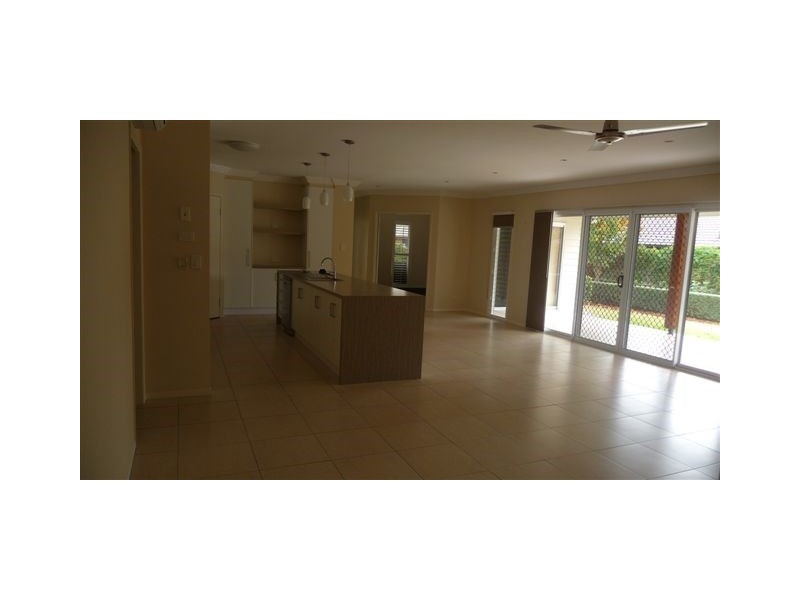 9 Manooka Crescent, Highfields QLD 4352