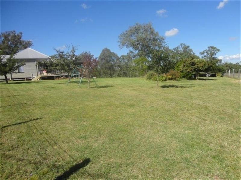 26 Paton Road, Meringandan QLD 4352