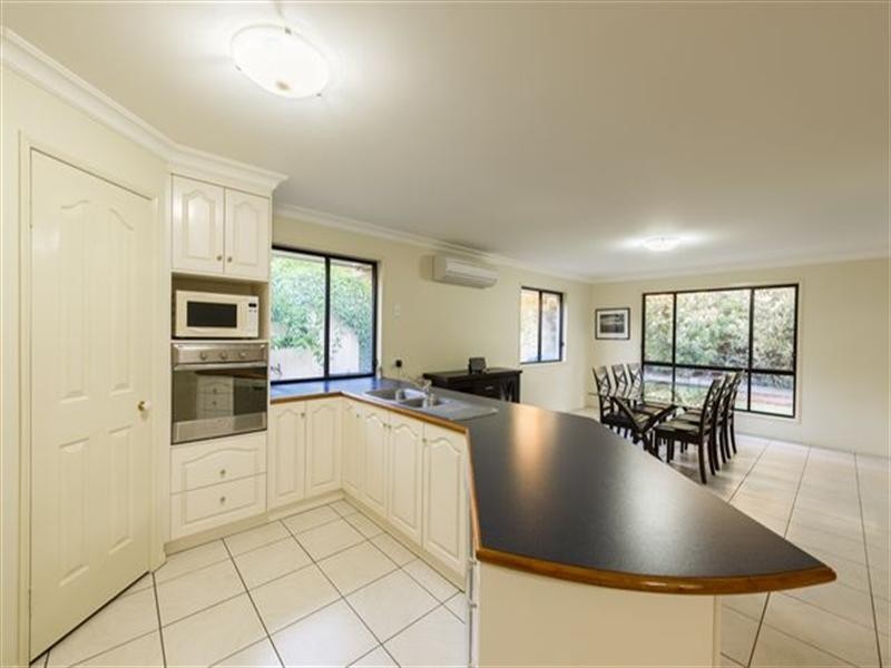 10 Jake Court, Middle Ridge QLD 4350
