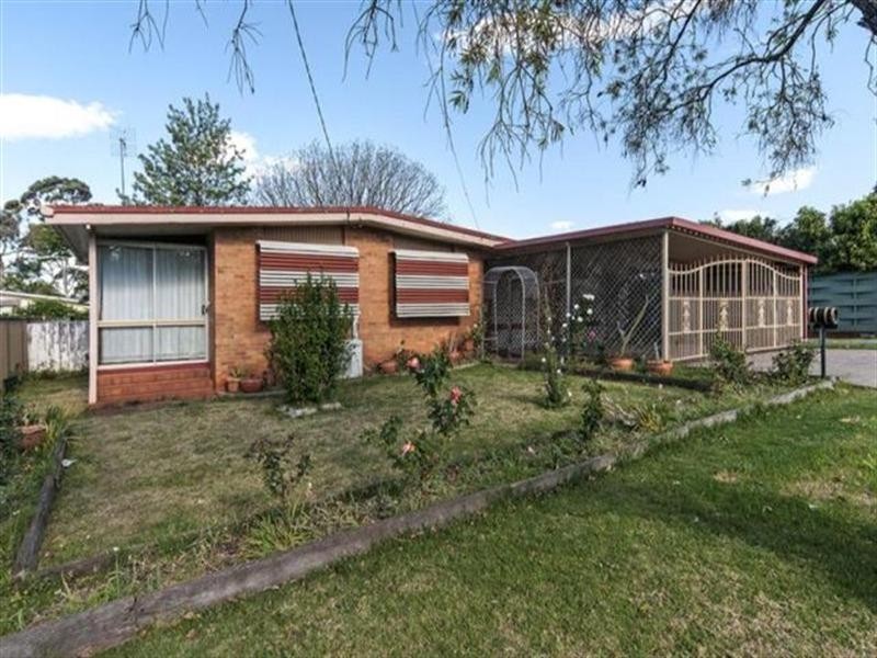 16 Leahy Street, Rockville QLD 4350