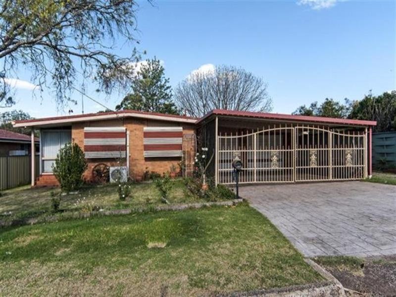 16 Leahy Street, Rockville QLD 4350