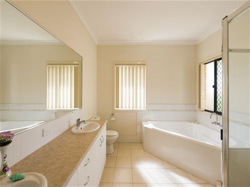 18 Dunbar Court, Highfields QLD 4352