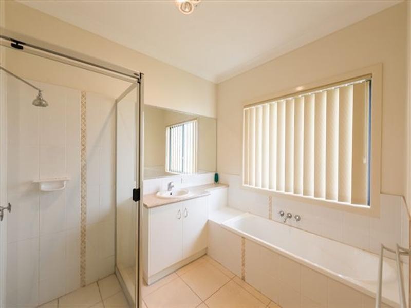 18 Dunbar Court, Highfields QLD 4352