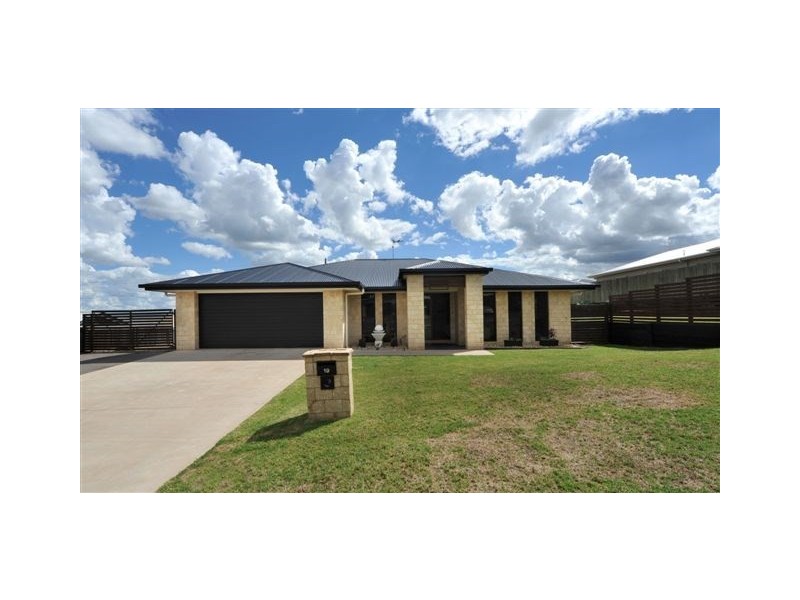 19 Ace Drive, Glenvale QLD 4350