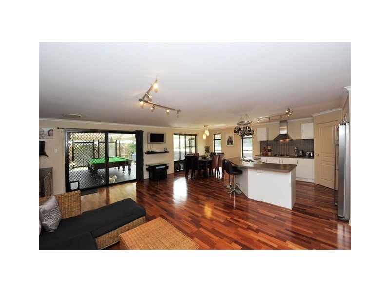 19 Ace Drive, Glenvale QLD 4350