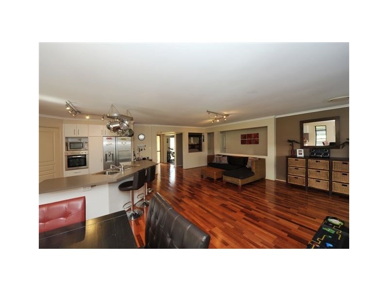 19 Ace Drive, Glenvale QLD 4350