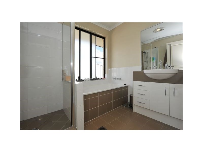 19 Ace Drive, Glenvale QLD 4350