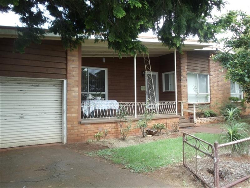 38 Charles Street, Newtown QLD 4350