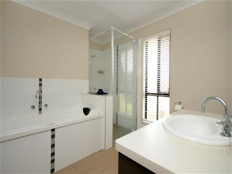 12 Mountview Court, Highfields QLD 4352