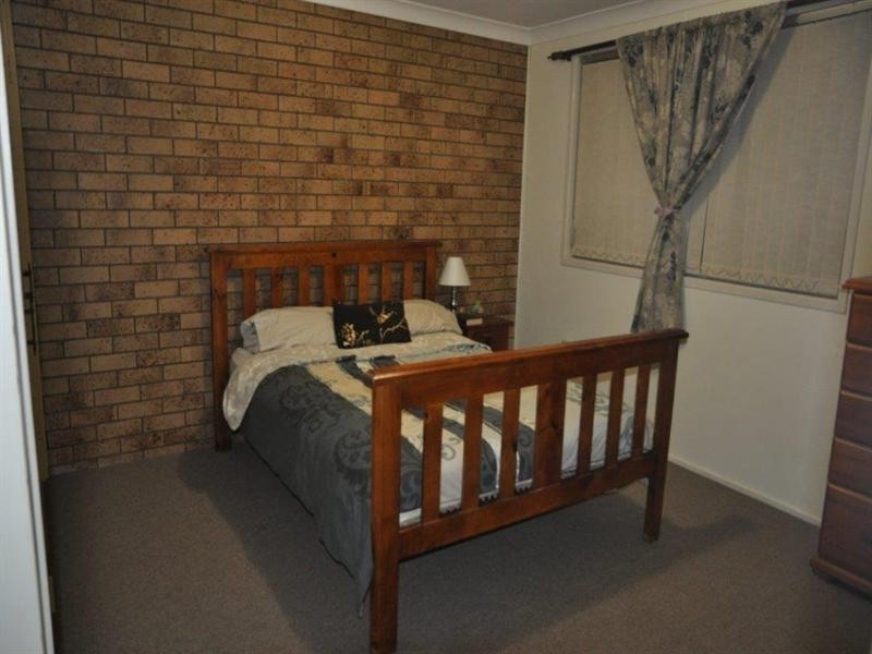 2/21 Sapphire Court, Kearneys Spring QLD 4350