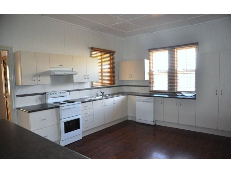 255 Taylor Street, Wilsonton QLD 4350
