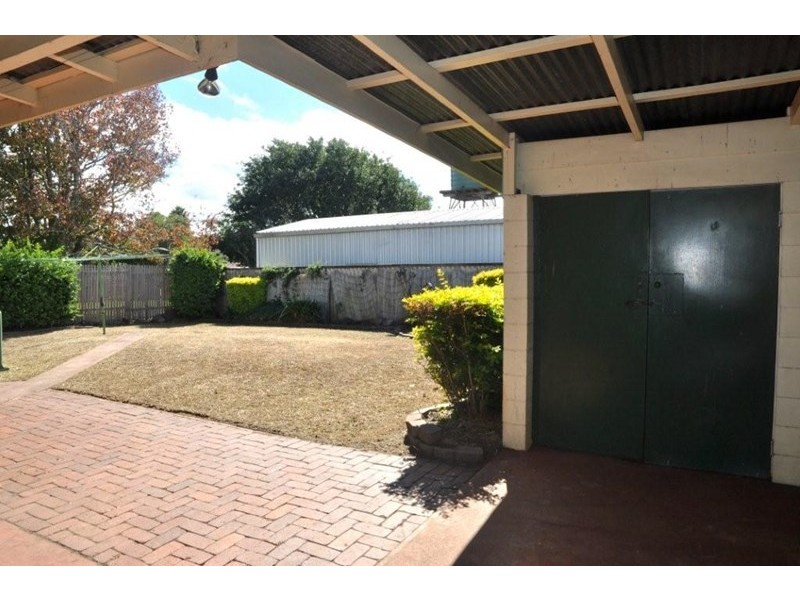 255 Taylor Street, Wilsonton QLD 4350