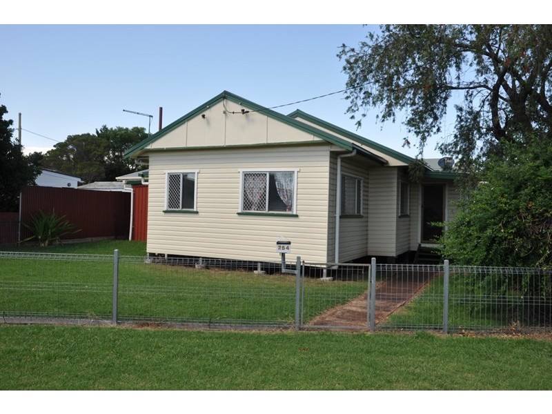 254 Long Street, South Toowoomba QLD 4350