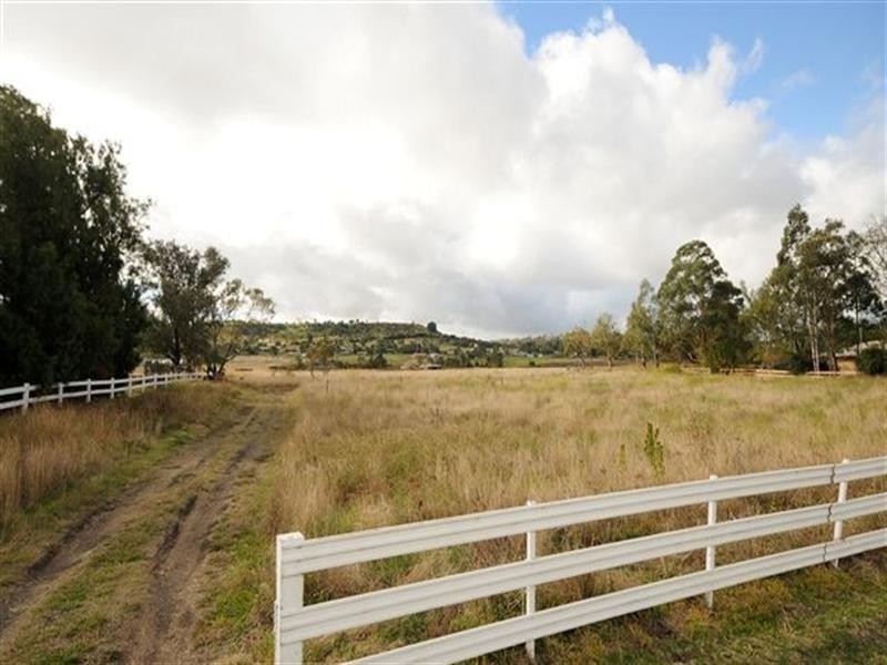 106 Paulsens Road, Gowrie Junction QLD 4352