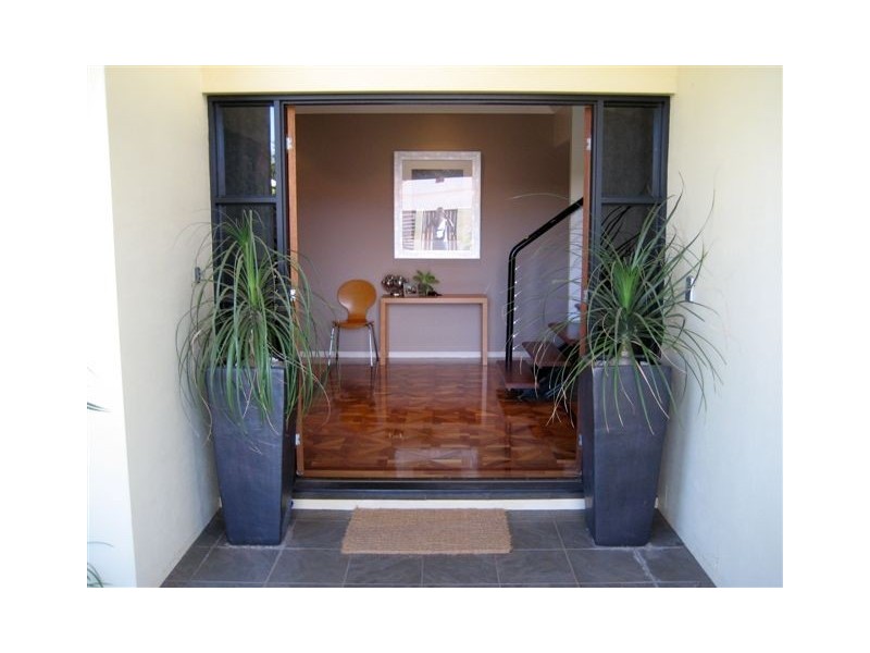 1 Vanham Close, Middle Ridge QLD 4350