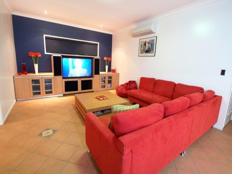 16 Glen Eagles Drive, Middle Ridge QLD 4350