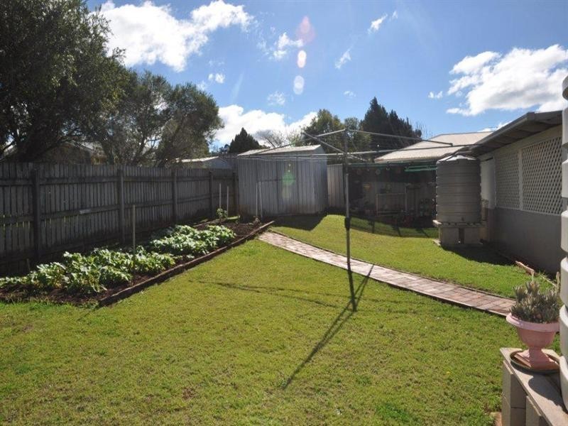 283 Greenwattle Street, Cranley QLD 4350