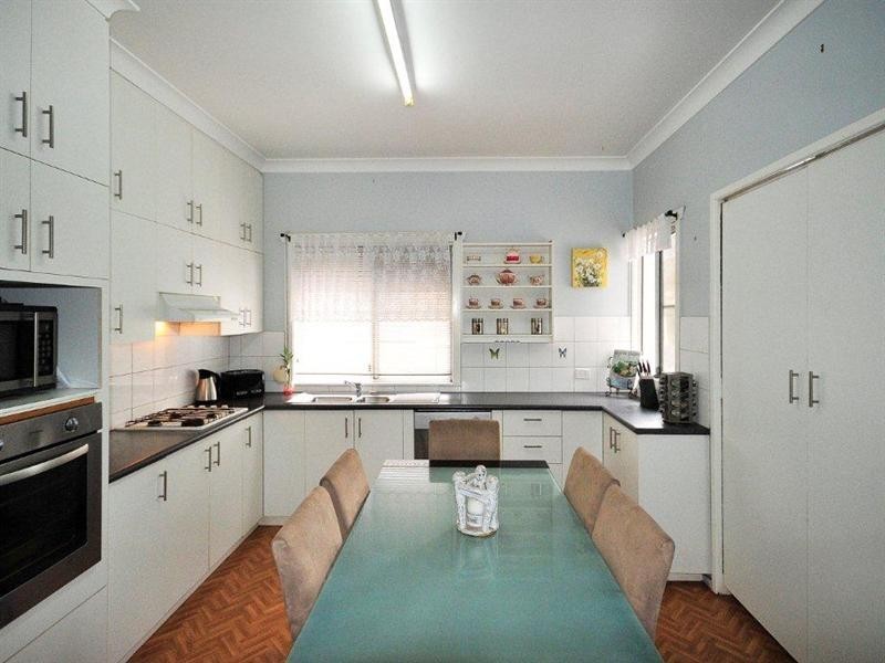 47 Glenvale Road, Newtown QLD 4350