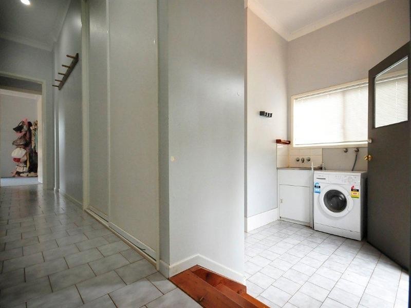 47 Glenvale Road, Newtown QLD 4350