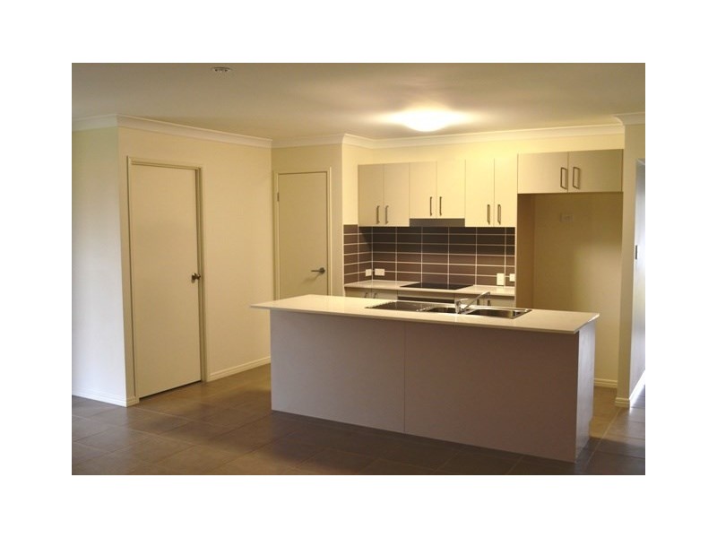 10 Heron Court, Highfields QLD 4352