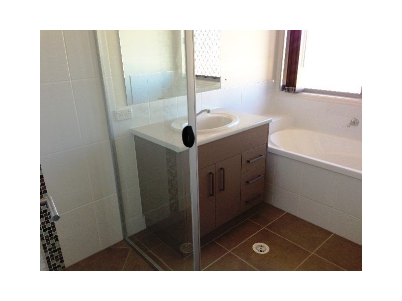 10 Heron Court, Highfields QLD 4352