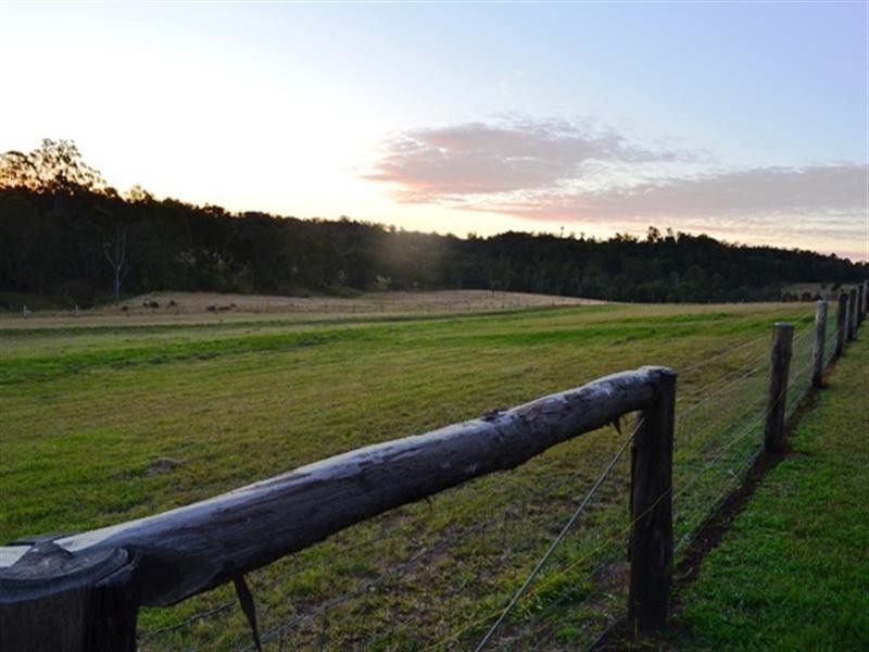 8 Puschmann Road, Geham QLD 4352