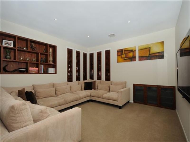 5 Colman Drive, Middle Ridge QLD 4350