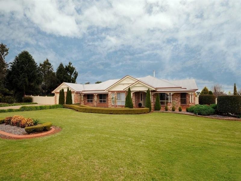 9 Powell Court, Highfields QLD 4352