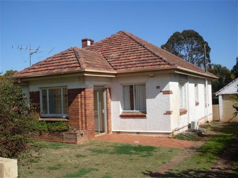 87 Phillip Street, South Toowoomba QLD 4350