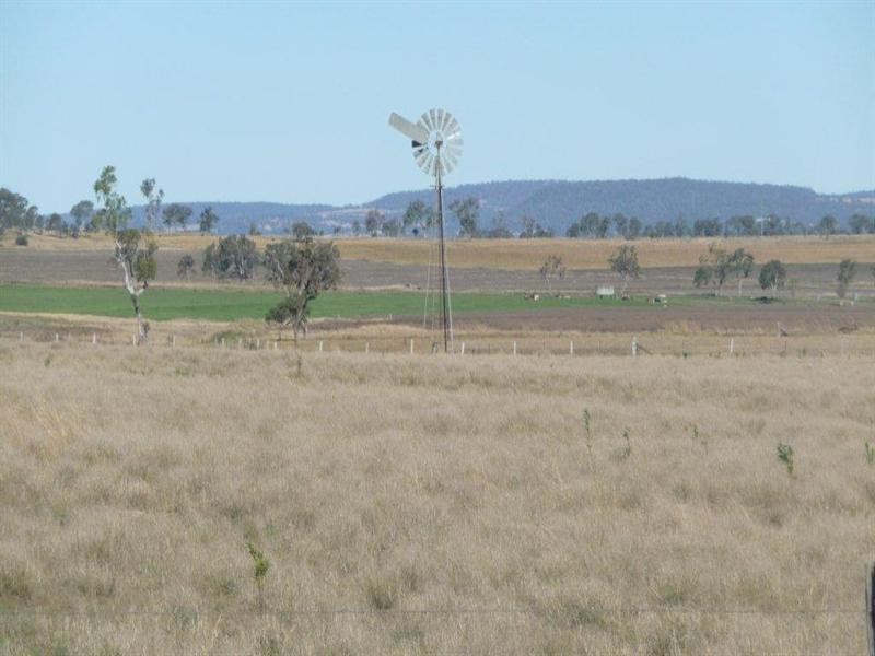2239 Gore Highway, Southbrook QLD 4363