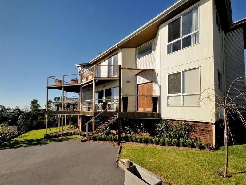 53 Windemere Terrace, Mount Lofty QLD 4350