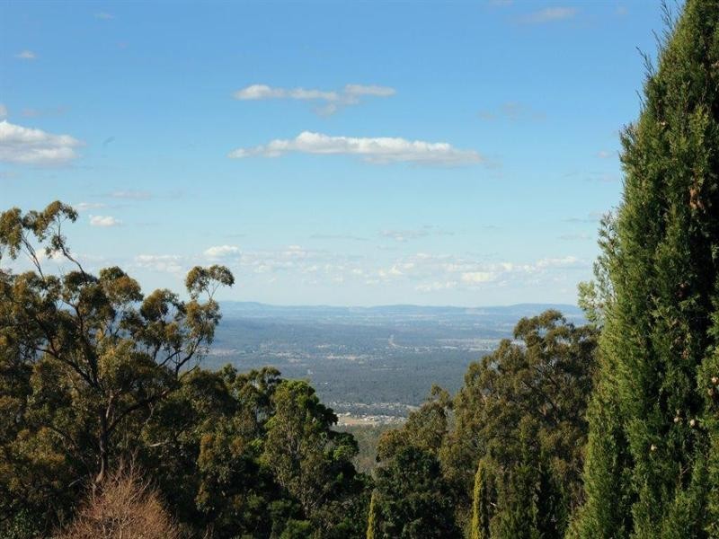 4, 46a Mackenzie Street, Mount Lofty QLD 4350