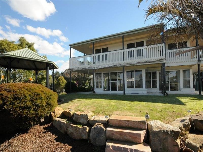 4, 46a Mackenzie Street, Mount Lofty QLD 4350