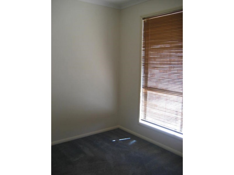4 Chifley Court, Middle Ridge QLD 4350