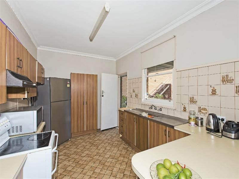 15 Laycock Street, Carey Bay NSW 2283