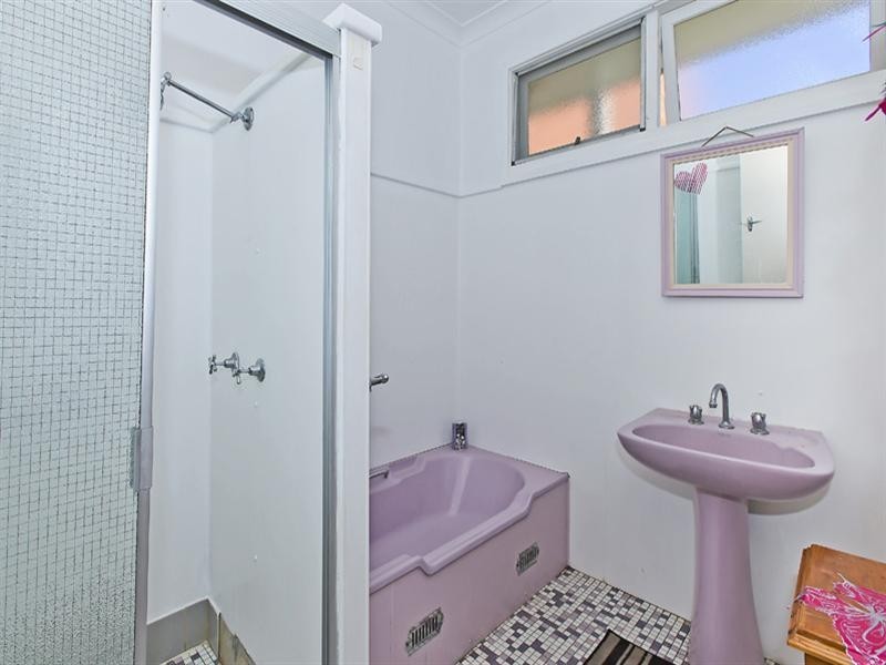15 Laycock Street, Carey Bay NSW 2283