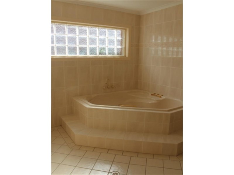 84 Kirkdale Drive, Charlestown NSW 2290