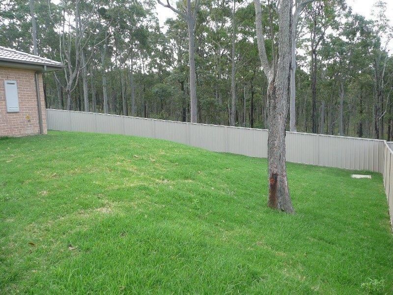 12 Graysynd Cir, Cameron Park NSW 2285